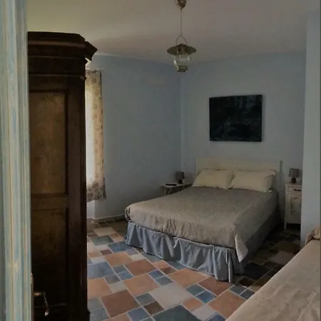 Bed & Blu